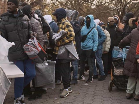 NY pondr&aacute; fin a acuerdo con empresa de servicios m&eacute;dicos encargada de atender a migrantes