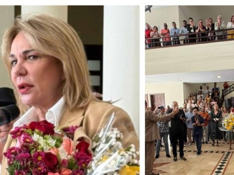 Milagros Germ&aacute;n se emociona hasta las l&aacute;grimas por la emotiva despedida de empleados de Cultura