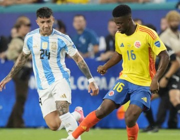 Milei echa a funcionario que hab&iacute;a instado a Messi a pedir disculpas por c&aacute;nticos racistas
