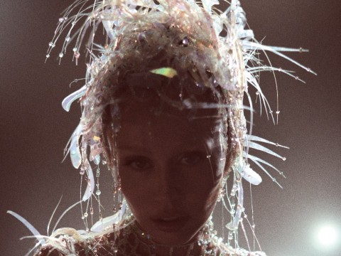 MILEY CYRUS  LANZA SU NUEVO &Aacute;LBUM, SOMETHING BEAUTIFUL