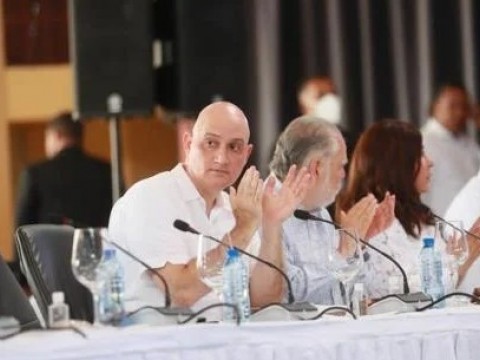 Ministro de Econom&iacute;a dice en el pa&iacute;s hay un discurso de odio y rechazo contra los migrantes