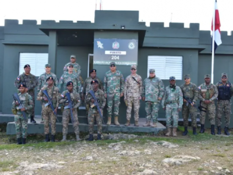 Ministro de Defensa asegura se mantienen estrictas medidas de seguridad en la frontera