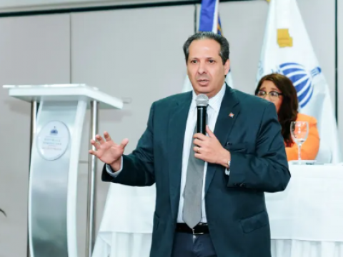 Ministro dice el dengue es un tema pa&iacute;s y llama a empoderar a la comunidad