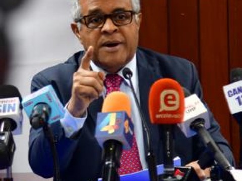 S&aacute;nchez C&aacute;rdenas dice Gobierno tiene prisa en aplicar tercera dosis por temas econ&oacute;micos