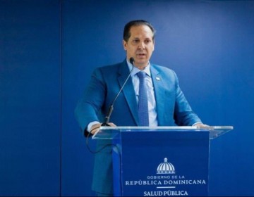 Ante paro de labores anunciado por los m&eacute;dicos, el ministro de Salud les pide un "comp&aacute;s de espera"