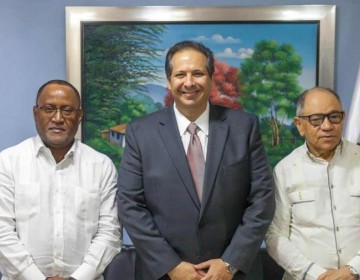 Ministro de Salud realiza acercamiento con sindicatos de trabajadores