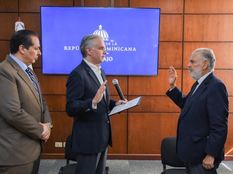 Luis Miguel De Camps juramenta superintendente de Salud y Riesgos Laborales