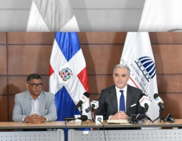 Empleados p&uacute;blicos demandan ser incluidos en el sistema de reparto