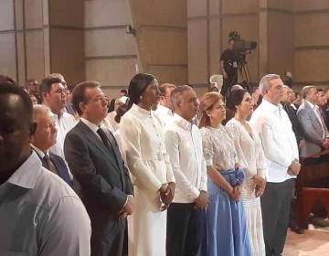 Presidente y primera dama participan en eucarist&iacute;a por el D&iacute;a de la Virgen de la Altagracia