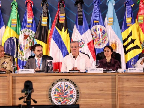 Presidente Abinader exhorta a no bajar la guardia contra la criminalidad, asegurando que la delincuencia no duerme