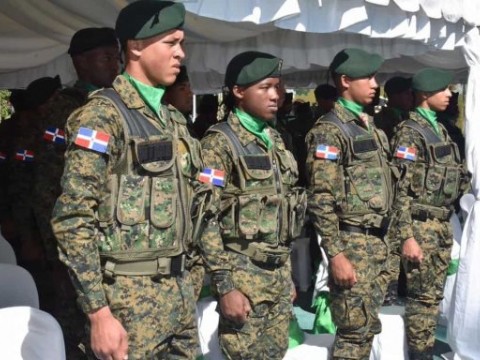 Ej&eacute;rcito reitera a sus miembros que est&aacute; prohibido tener cerquillo en la frente