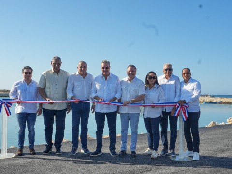 Presidente Abinader inaugura muelles pesqueros de R&iacute;o San Juan y Cabrera, en Mar&iacute;a Trinidad S&aacute;nchez