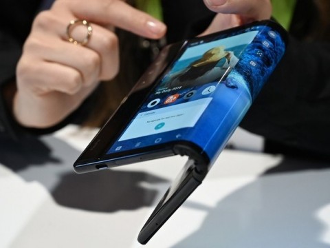 Muestran el primer &lsquo;smartphone&rsquo; plegable ya disponible en el mundo