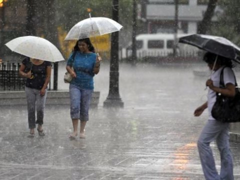Onda tropical dejar&aacute; lluvias y tronadas