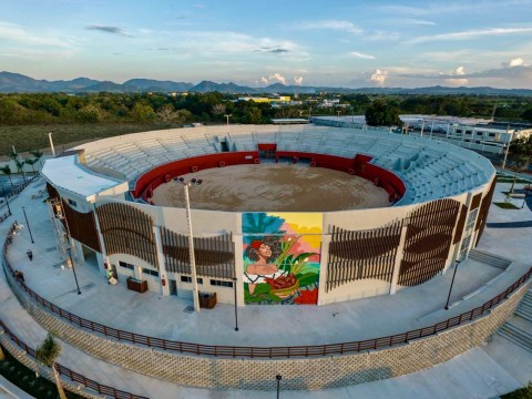Presidente Abinader deja inaugurada la Plaza Multiuso Seibana para impulsar el turismo, la cultura y el desarrollo productivo de El Seibo