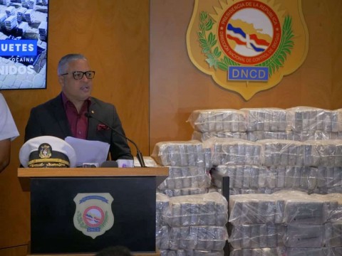 Decomisan 484 paquetes de droga y capturan a dos dominicanos durante operativo en La Altagracia