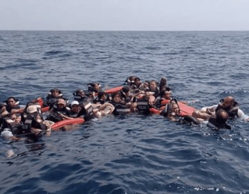 Rescatan m&aacute;s de 40 turistas tras naufragio en Colombia
