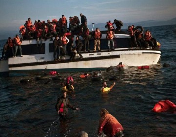 Al menos tres muertos tras naufragar una embarcaci&oacute;n con inmigrantes en la costa turca