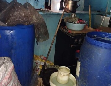 Apresan mujer de 69 a&ntilde;os por operar laboratorio de alcohol adulterado en San Pedro de Macor&iacute;s