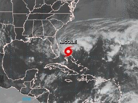 Tormenta Nicole: cierran dos aeropuertos de Florida, abren refugios y piden evacuaci&oacute;n