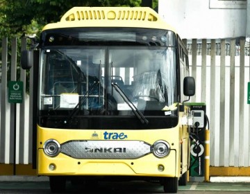 El Minerd busca soluciones para cargar los autobuses el&eacute;ctricos del transporte escolar en Santiago