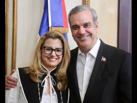 Abinader designa a Michelle Coh&eacute;n como embajadora en servicio interno de la Canciller&iacute;a