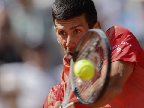 Djokovic se impone a Kovacevic, debutante al que inspir&oacute; para ser tenista