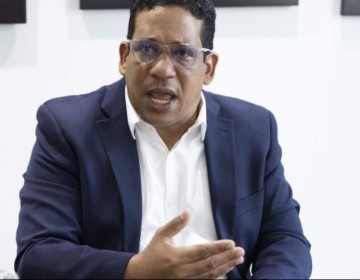 Nuevo cargo de Carlos Pimentel genera pol&eacute;mica dentro y fuera del Gobierno