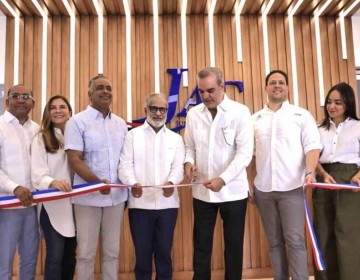 Presidente inaugura el nuevo edificio de la Junta de Aviaci&oacute;n Civil