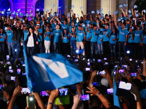 Partido de Nayib Bukele arrasa en las elecciones de el Salvador 