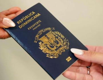 El pasaporte electr&oacute;nico elimina el registro previo para pase autom&aacute;tico por Migraci&oacute;n