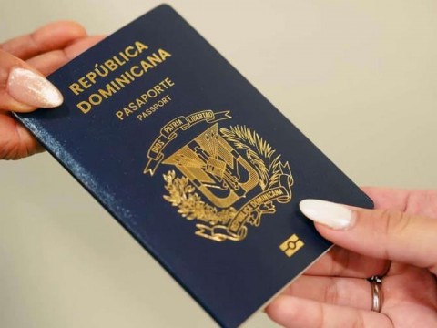 Solo el 25 % de los dominicanos en el exterior tiene pasaporte