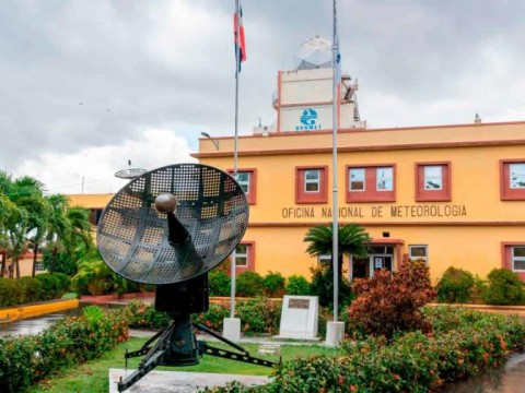 Temperaturas calurosas y escasas lluvias este lunes