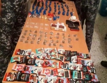 Arrestan dos hombres con m&aacute;s de 200 porciones de drogas en operativo en La Romana