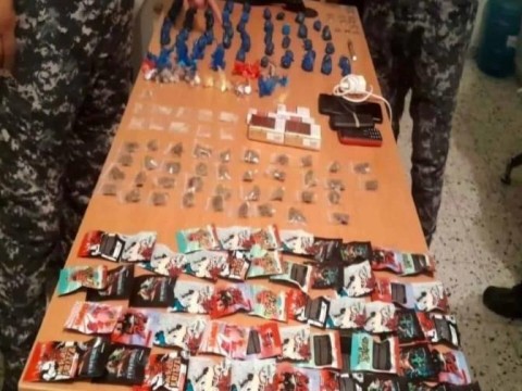 Arrestan dos hombres con m&aacute;s de 200 porciones de drogas en operativo en La Romana