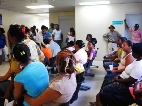 Calor incrementa n&uacute;mero de pacientes deshidratados que van a emergencias