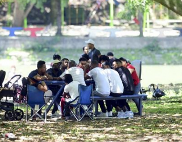 Los parques apaciguaron el calor en la capital durante feriado de ayer