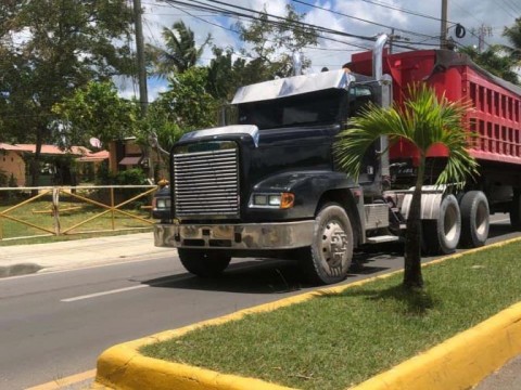 Intrant proh&iacute;be circulaci&oacute;n de veh&iacute;culos pesados el d&iacute;a de la Virgen de la Altagracia