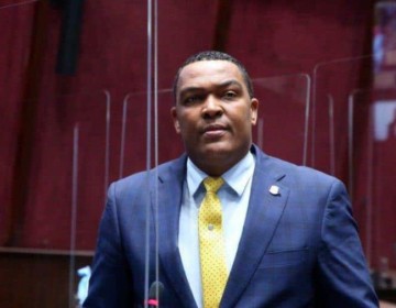 Pedro Botello se va del Congreso tras 14 a&ntilde;os de trabajo, pero sin lograr su 30 %
