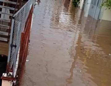 Reportan inundaciones en hospital pedi&aacute;trico de Santiago