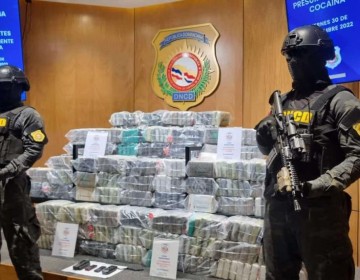 Tras persecuci&oacute;n de 16 horas, arrestan cuatro hombres con 474 paquetes de droga en Barahona