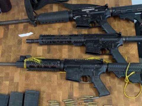 Apresan a cuatro personas con varias armas