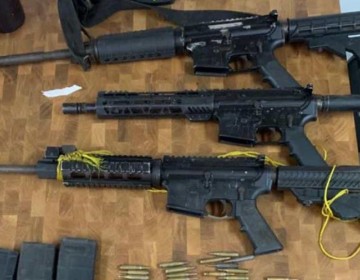 Apresan a cuatro personas con varias armas
