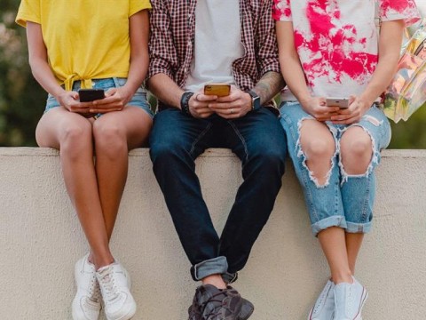 Las redes sociales da&ntilde;an la salud de los adolescentes, alerta regulador sanitario franc&eacute;s