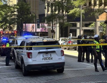 Pistolero deja 3 heridos en un centro comercial en Atlanta antes de ser abatido, dice la polic&iacute;a
