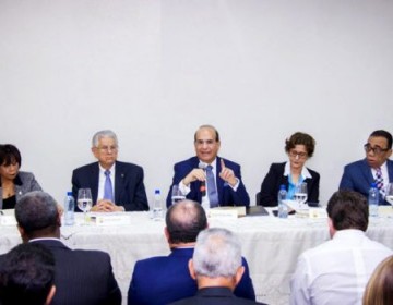 Pleno de la JCE desayunar&aacute; el lunes con Hipolito Mejia