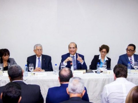 Pleno de la JCE desayunar&aacute; el lunes con Hipolito Mejia