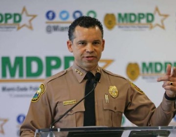 Jefe policial de Miami se dispar&oacute; tras discutir con su esposa