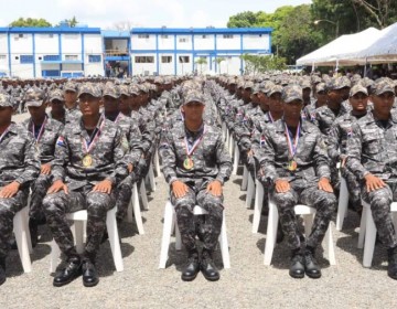 Polic&iacute;a grad&uacute;a los primeros rasos en agotar un a&ntilde;o completo de formaci&oacute;n