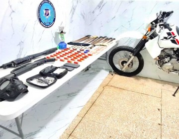  Desmantelan presunta banda dedicada al robo de motocicletas en Villa Riva